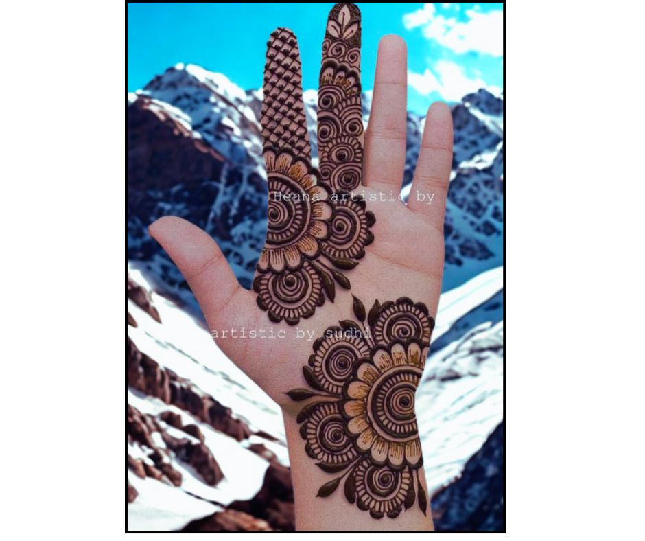 Simple Minimalist Front Hand Mehndi Design